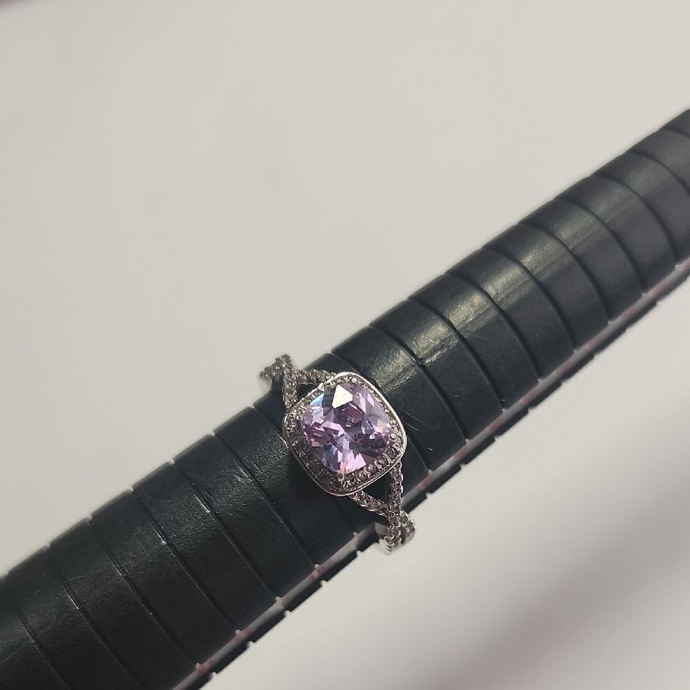 Elegant Silver and Purple Women's Ring
